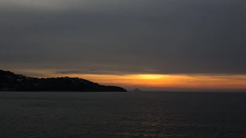 Hair Transplant Abroad: FUE & DHI Costs, Results & Best Clinics 2025